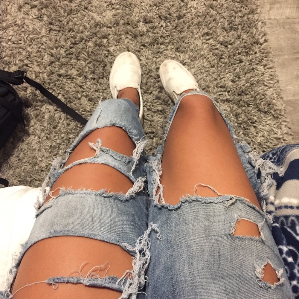 American eagle ripped jeans